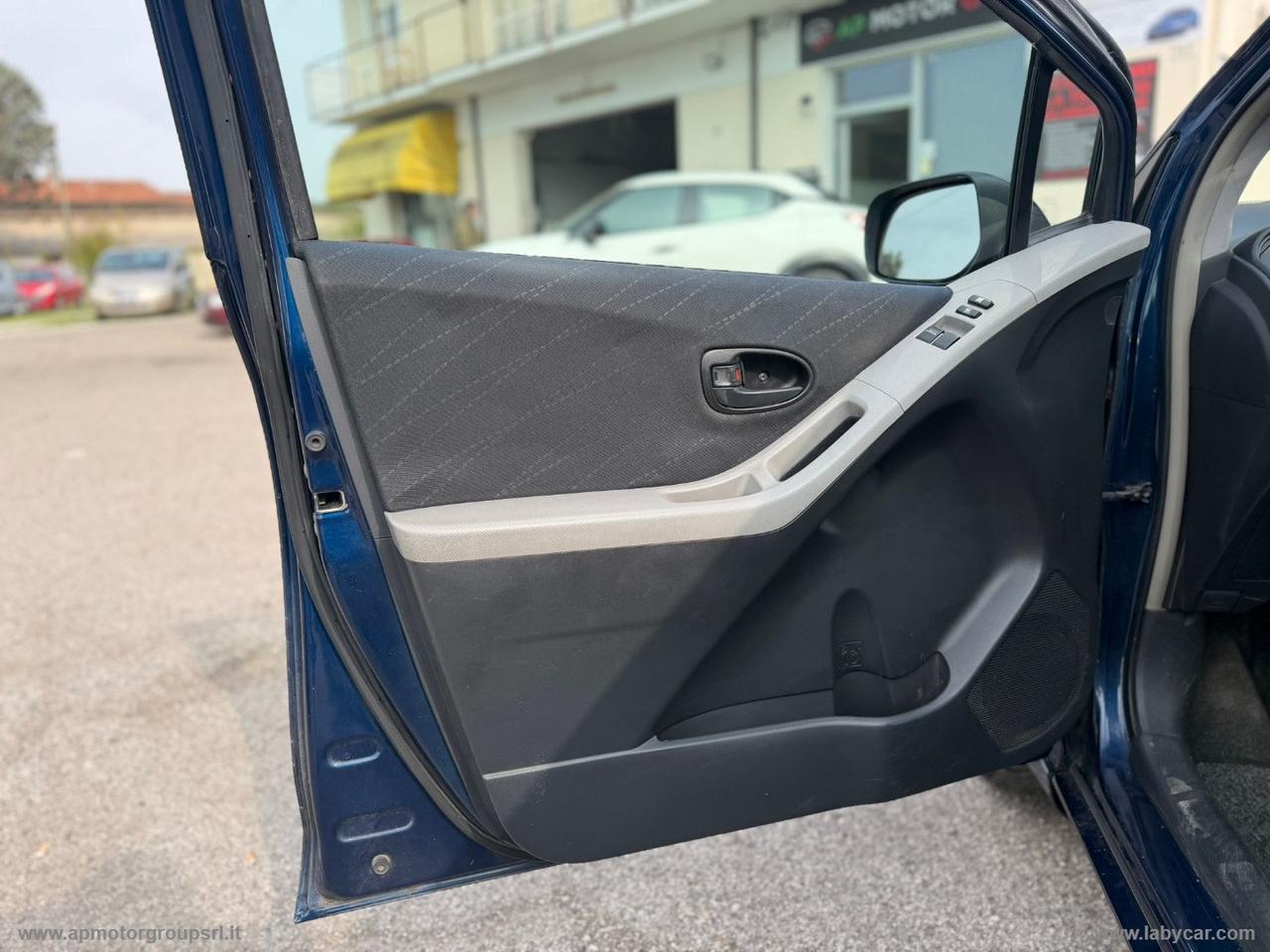 TOYOTA Yaris 1.4 D-4D 5p. Sol