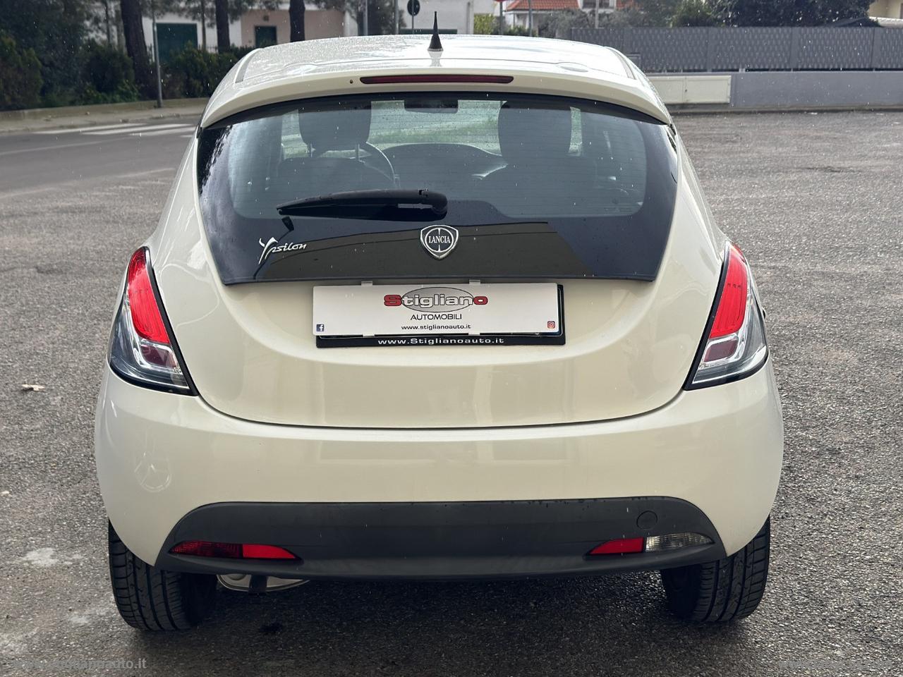 LANCIA Ypsilon 1.2 69 CV 5p. Silver