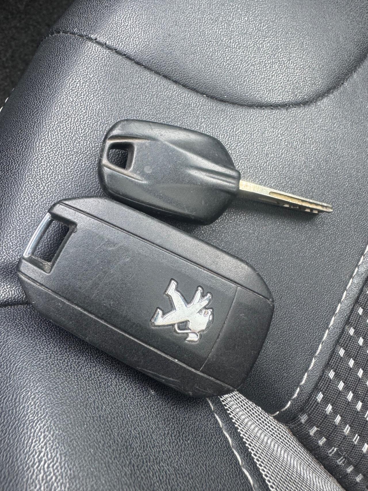 Peugeot 2008 1.6 e-HDi 115Cv *ALLURE* TETTO 2014