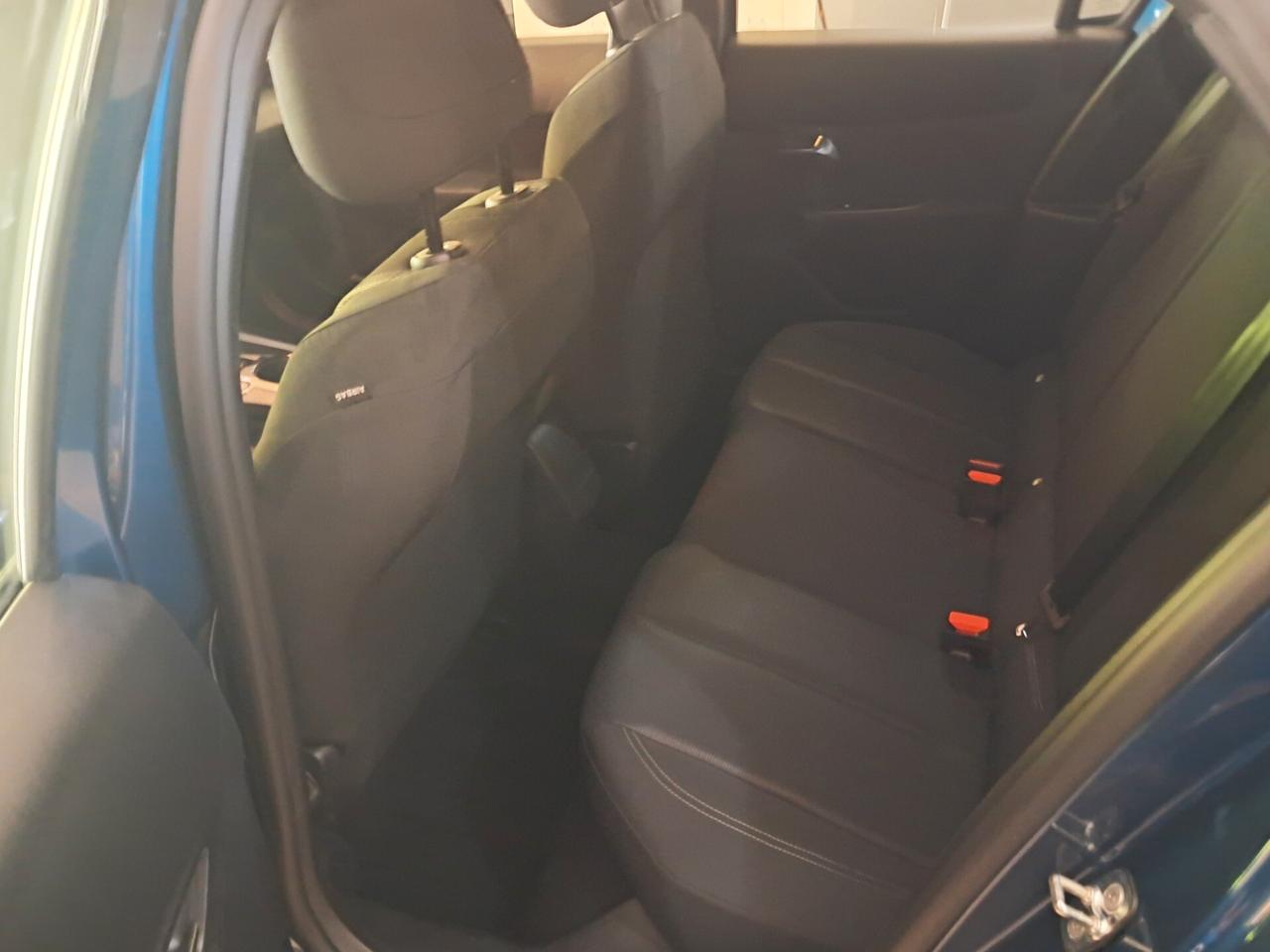 Lancia Ypsilon Hybrid e-DCT