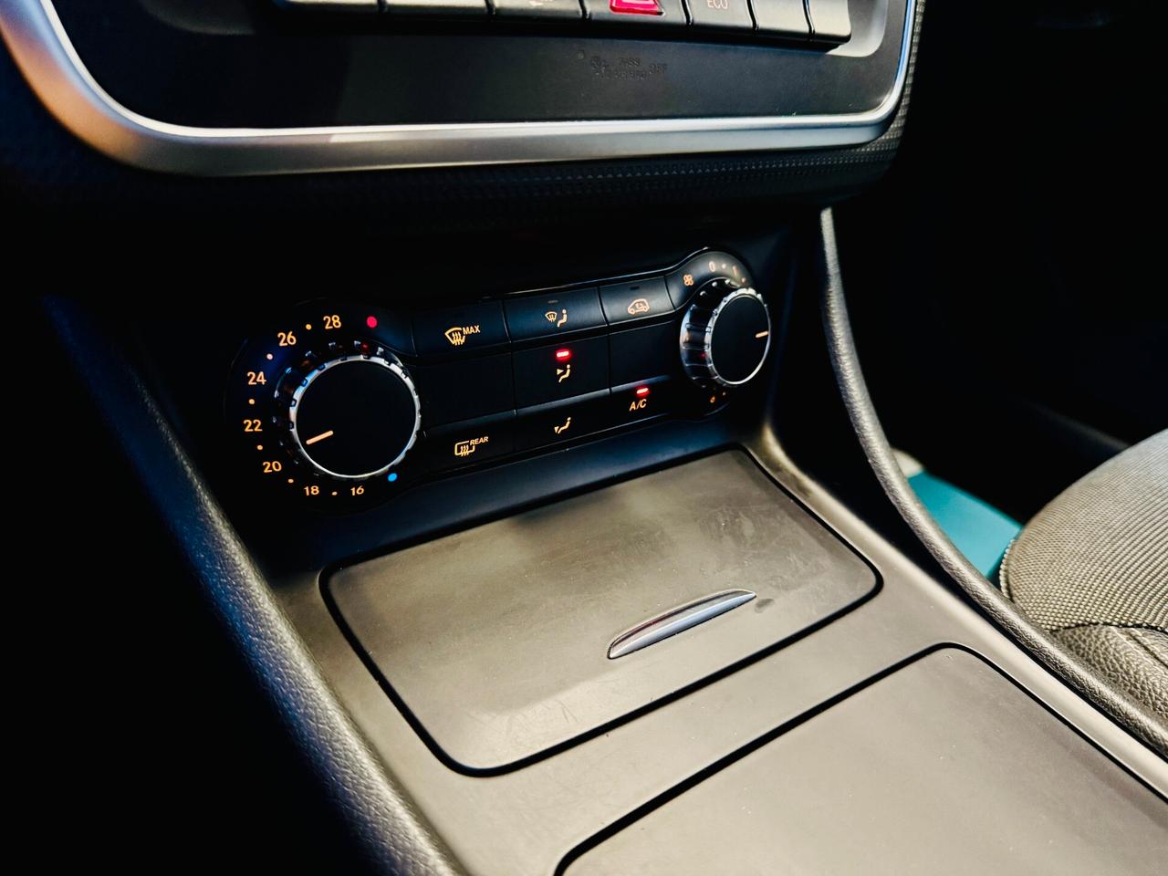 Mercedes-benz A 180d 109Cv Sport - Navi / Autom.