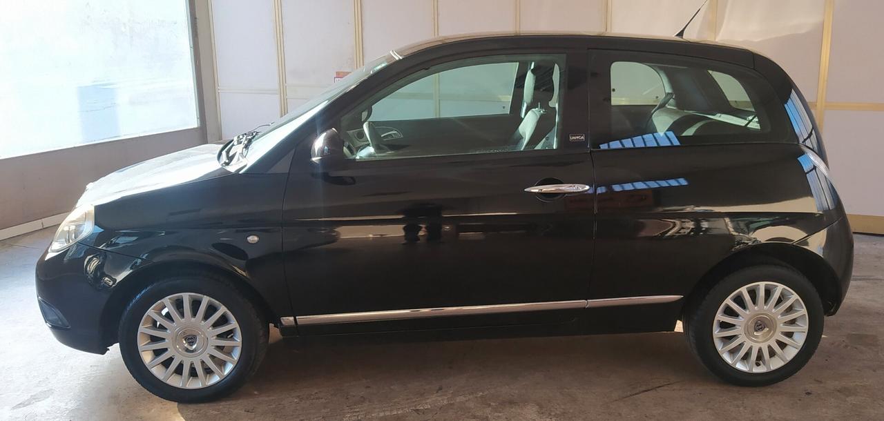 Lancia Ypsilon 1.2 69 CV Unyca