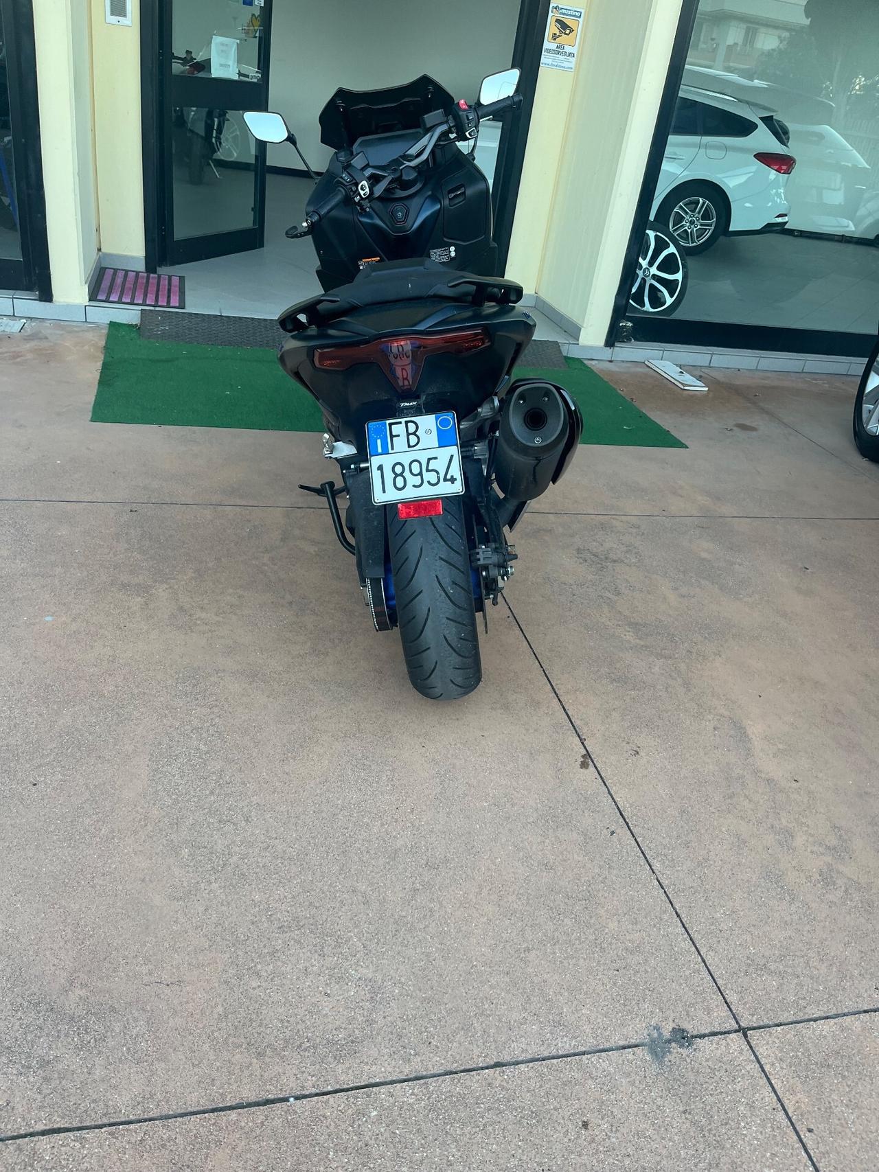 Yamaha TMAX 560