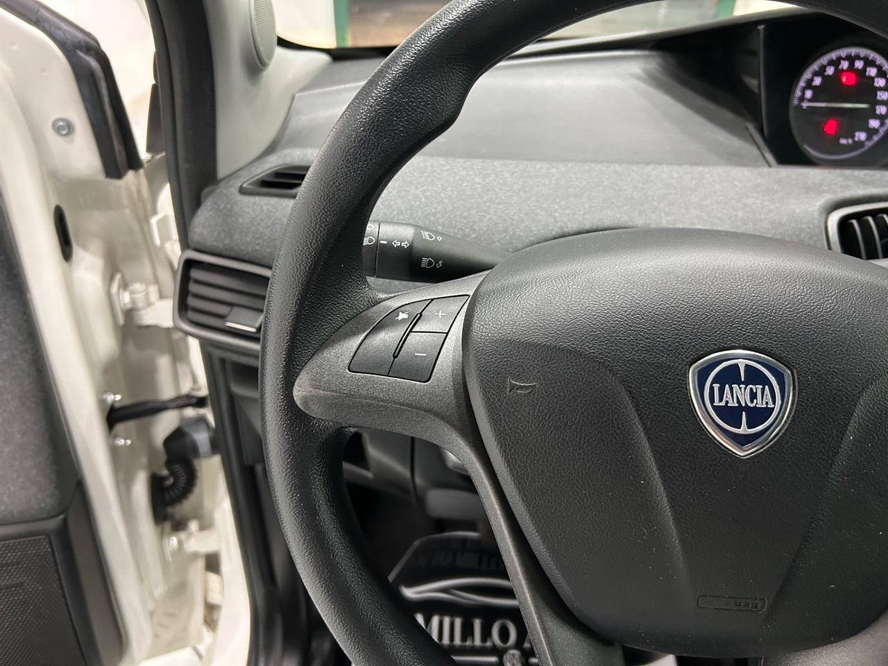 Lancia Ypsilon 1.2 69 CV Elefantino Blu 33.000KM