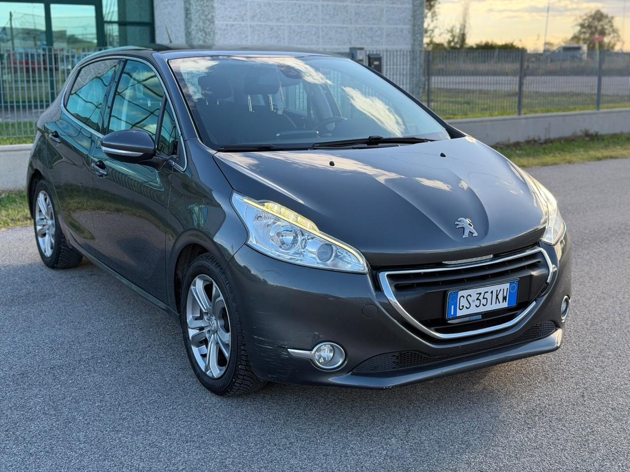 Peugeot 208 1.4 HDi 2014 Allure