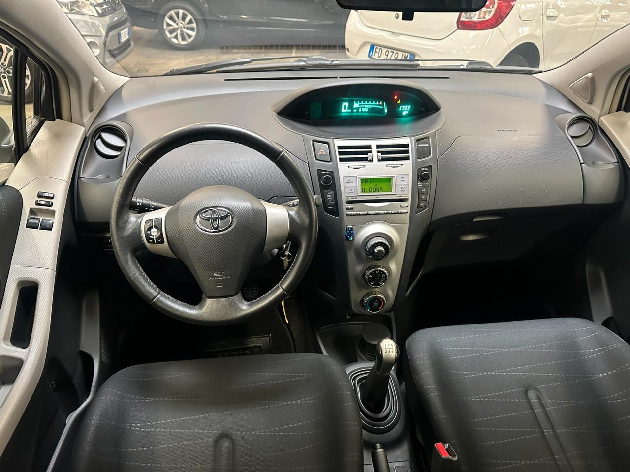 Toyota Yaris 1.0 5 porte