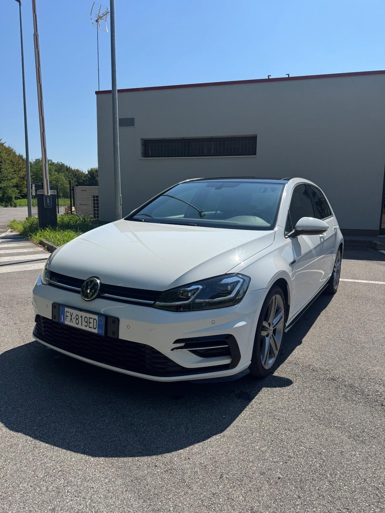Volkswagen Golf 2.0 TDI 5p. R-Line