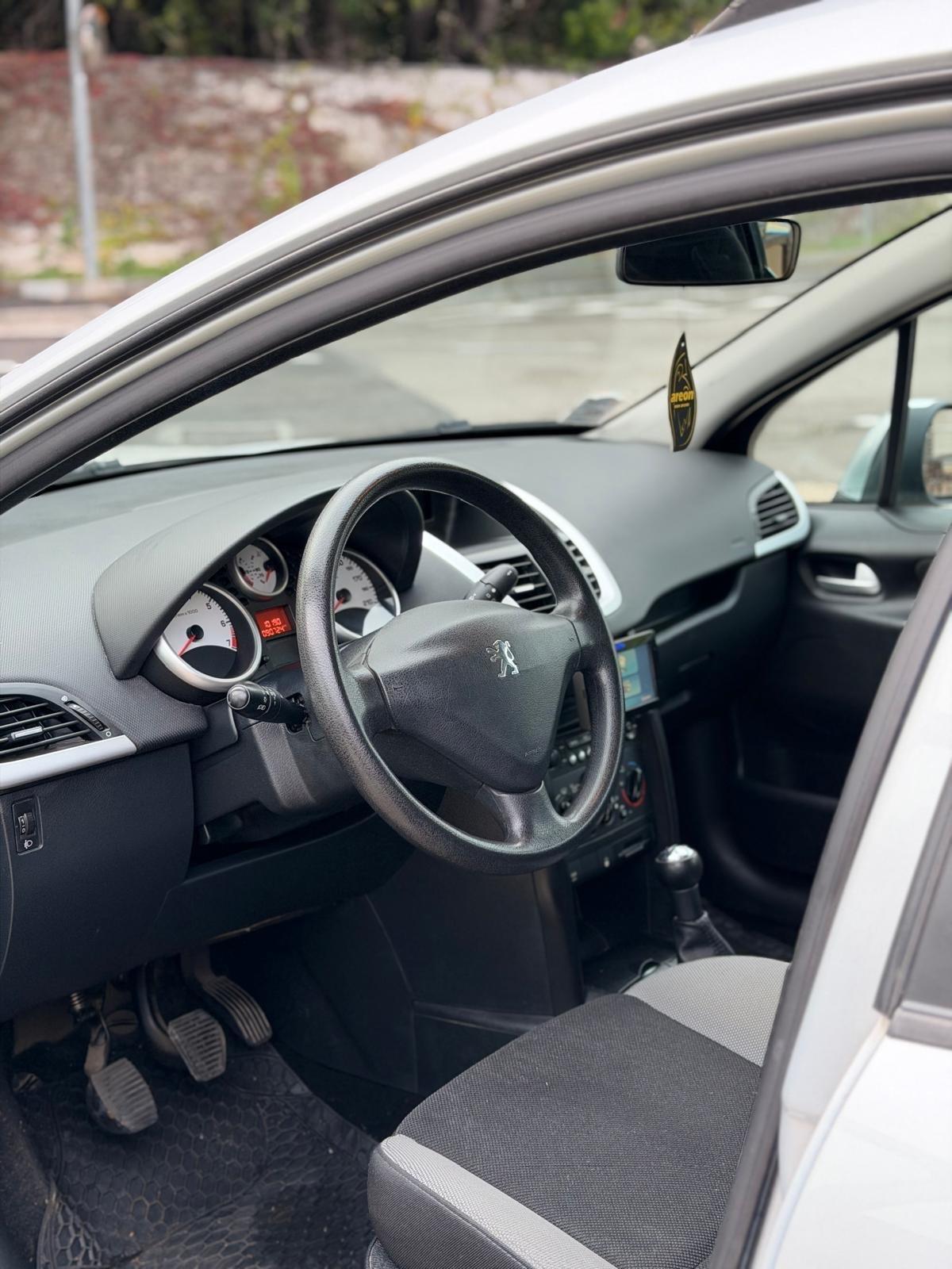 Peugeot 207 1.4 VTi 95CV SW XS Ciel