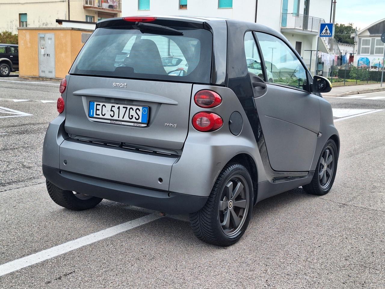 Smart ForTwo 1000 52 kW MHD coupé GRYN PASSION GRIGIO OPACO NEOPATENTATI