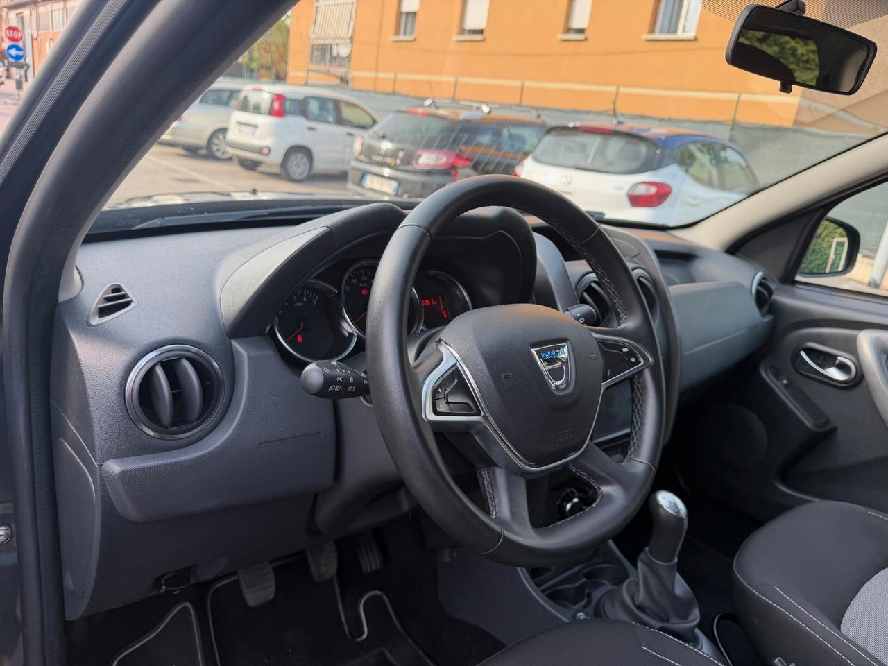 Dacia Duster 1.6 Gpl - NAV. - NEOP. - 12 MESI DI GARANZIA -
