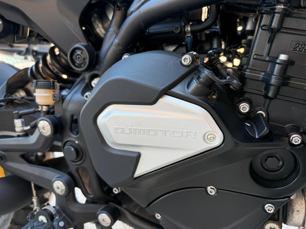 Qj Motor SRT 800 SX - GARANZIA CASA MADRE - FULL OPTIONAL - PARI AL NUOVO