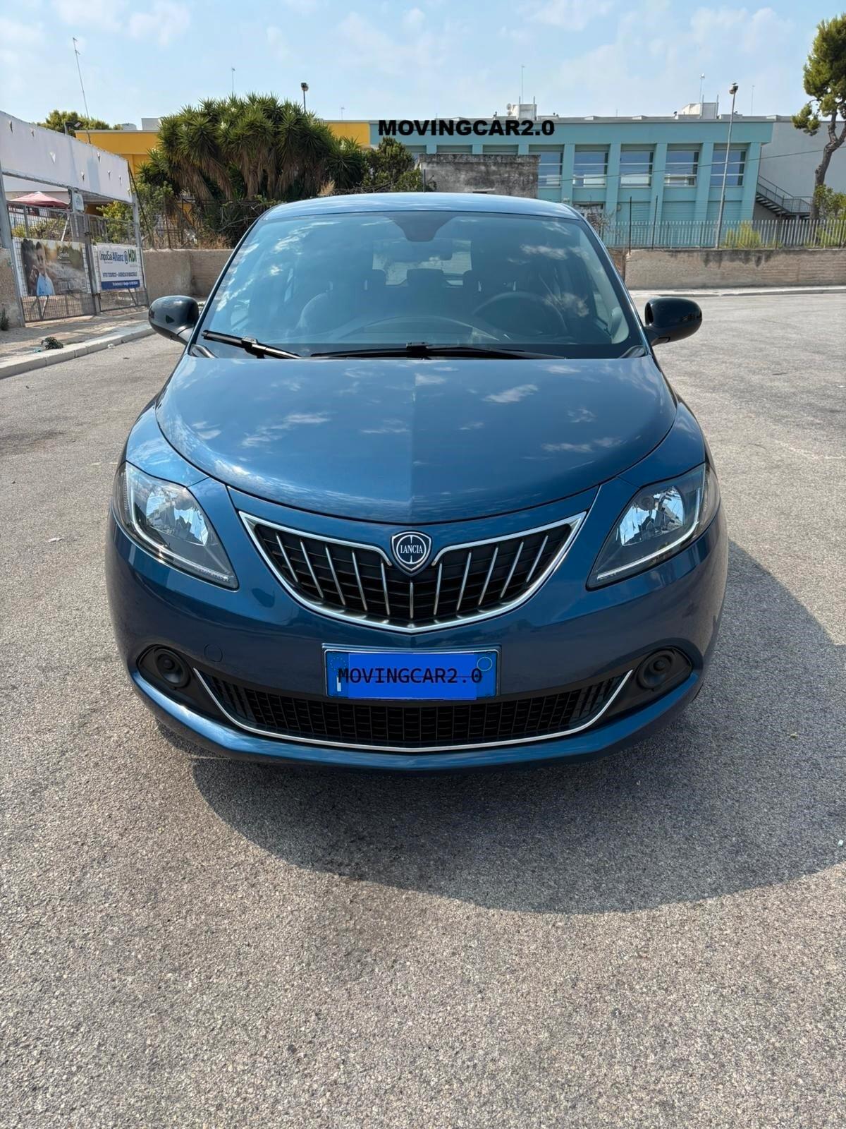 Lancia Ypsilon 1.0 FireFly 5 porte S&S Hybrid Silver