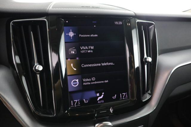 VOLVO XC60 XC60 B4 (d) automatico Momentum
