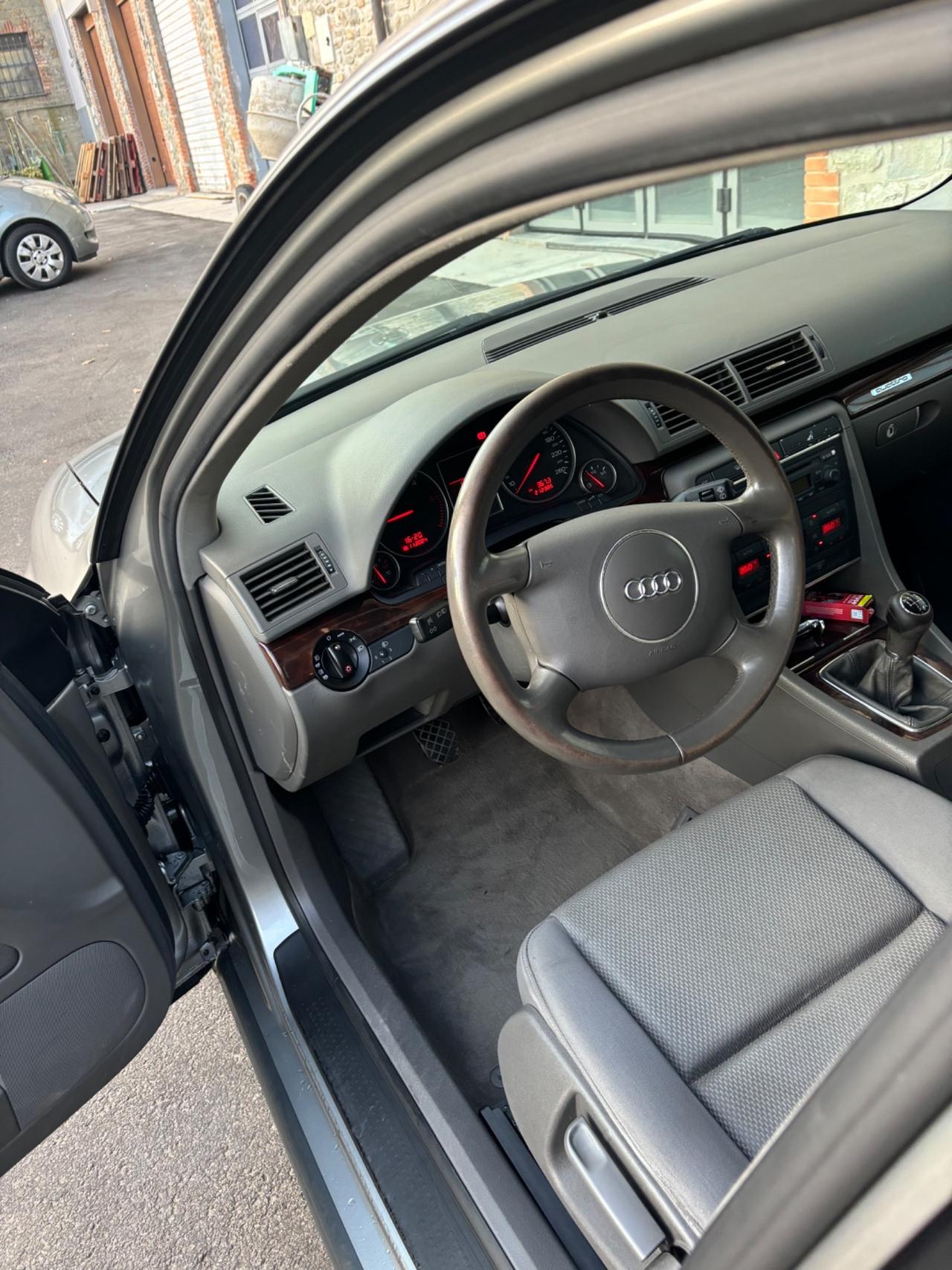 Audi A4 1900 TDI quattro ASI