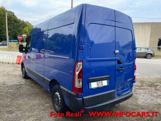 RENAULT Master T33 2.3 dCi 135 CV PASSO MEDIO