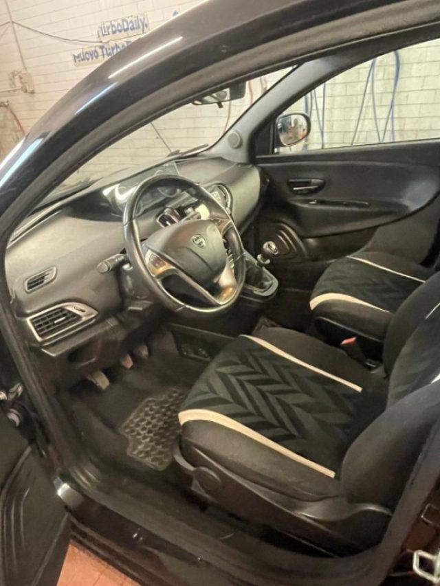 LANCIA Ypsilon 1.2 69 CV 5 porte Gold
