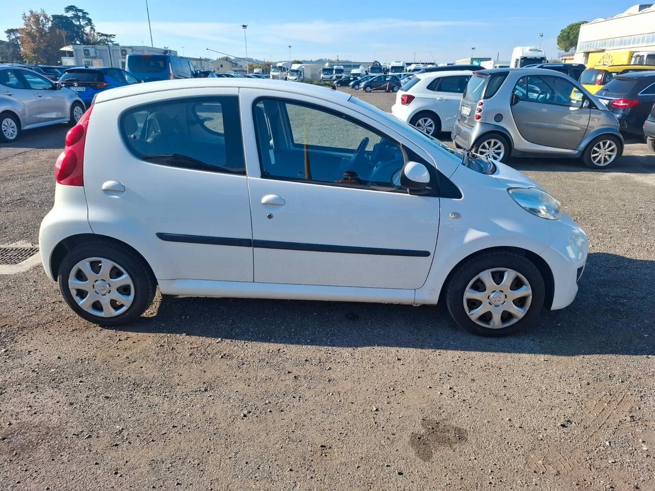 Peugeot 107 1.0 benzina - Neopatentati