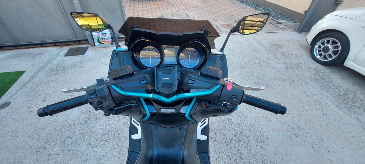 YAMAHA T-MAX 530 DX GOMME NUOVE RULLI CINGHIA USB PORTATELEFONO IMPECCABILE
