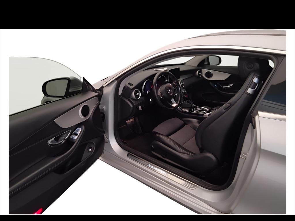 Mercedes-Benz Classe C-C205 2016 Coupe - C Coupe 220 d Premium 4matic auto