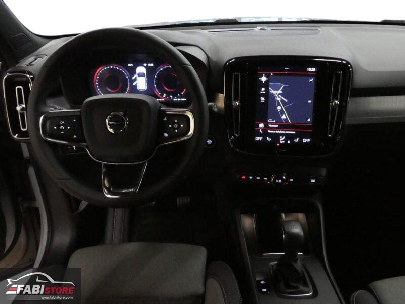 Volvo XC40 1.5 T2 129Cv Momentum - LED, Navi, Cockpit, Traino