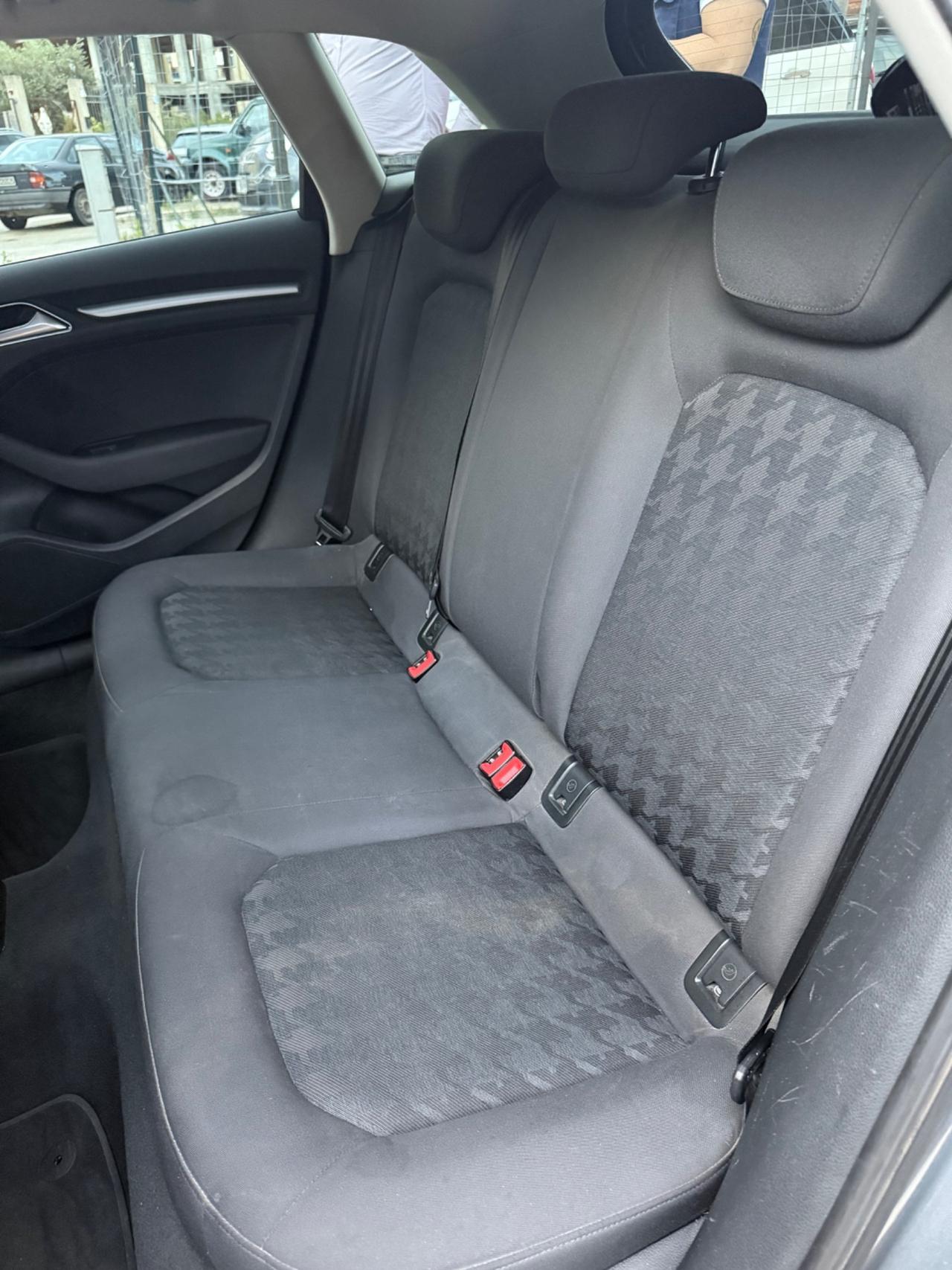 Audi A3 SPB 1.6 TDI clean diesel S tronic Young