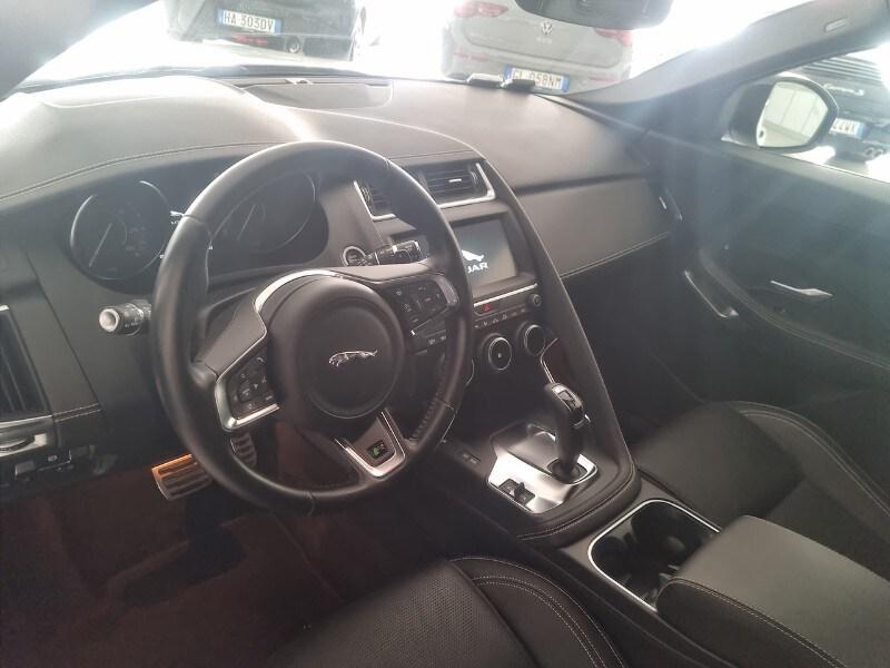 JAGUAR E-Pace (X540) E-Pace 2.0D 150 CV A...