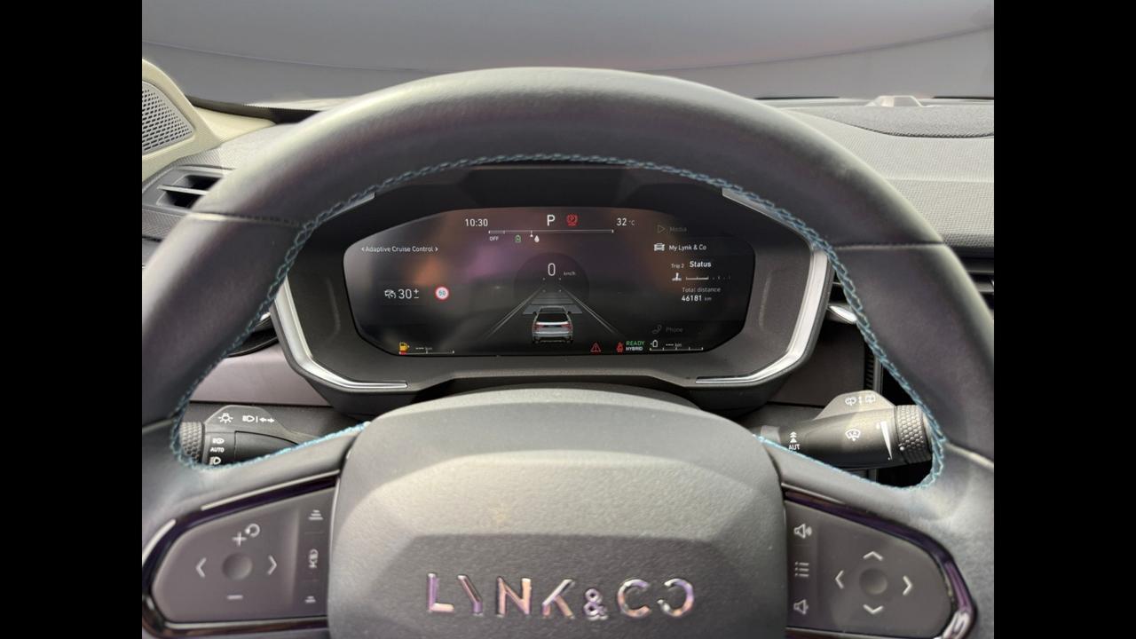 Lynk & Co 01 - 01 1.5 td phev auto