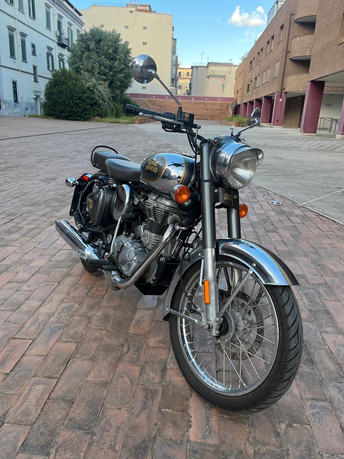 Royal Enfield Bullet Classic 500 CLASSIC