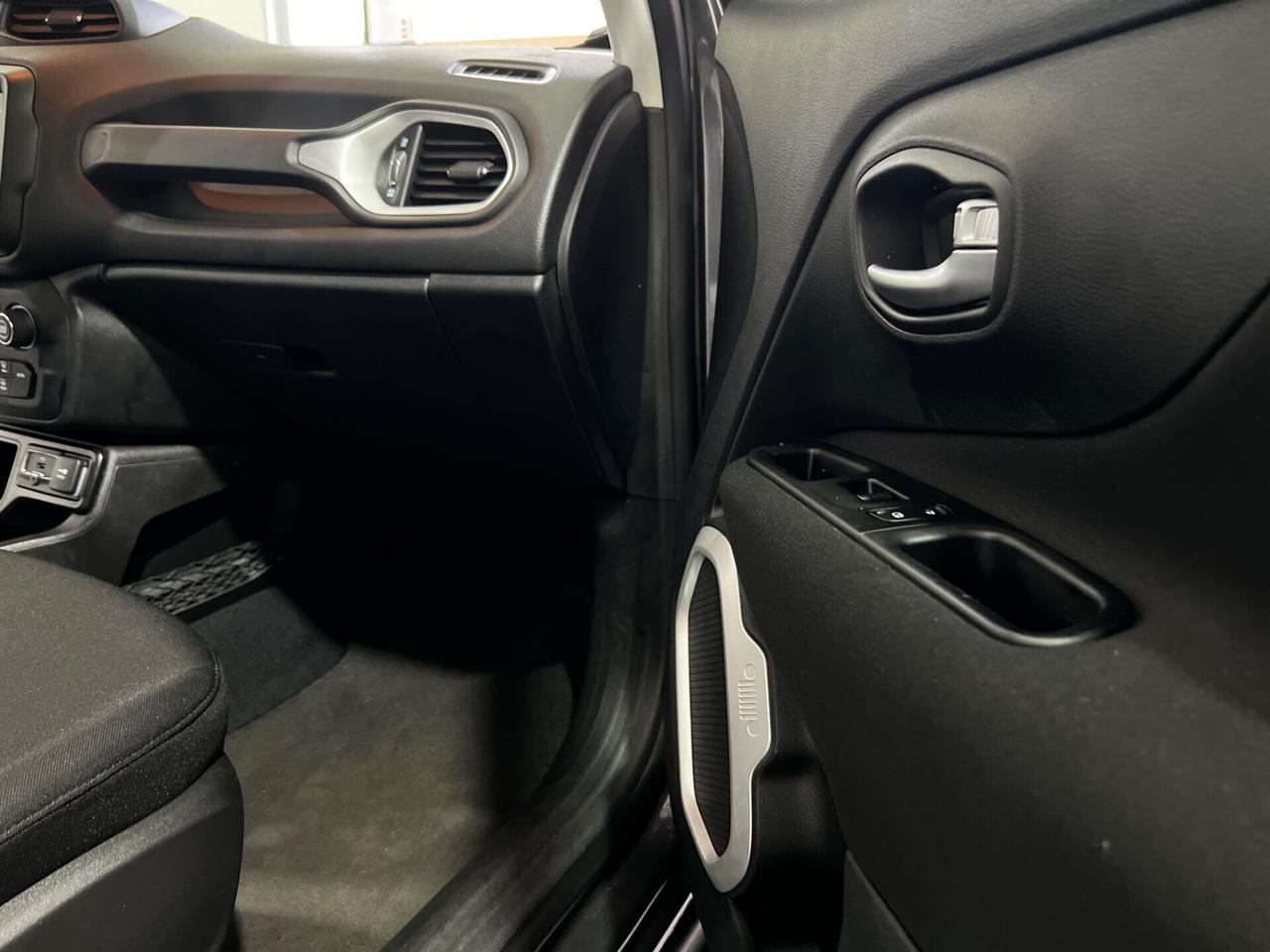 Jeep Renegade 1.6 Mjt DDCT 120 CV Night Eagle