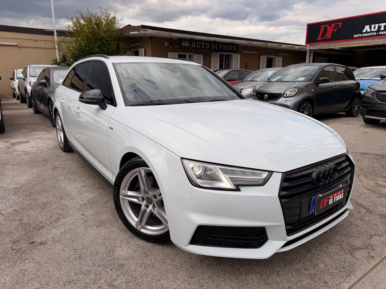 Audi A4 Avant 2.0 TDI 150 CV S-Line INT/EST