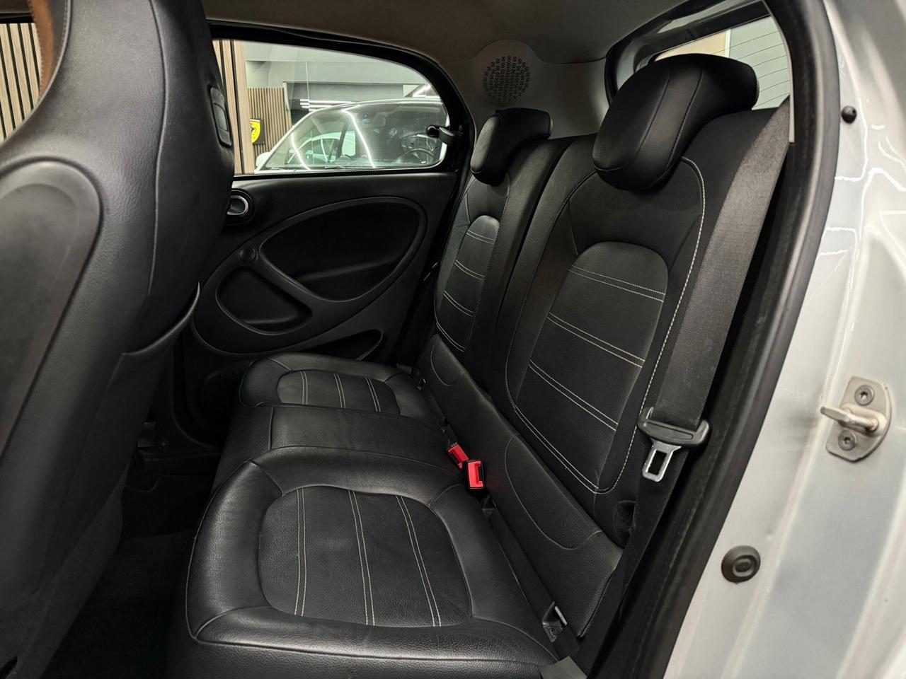 Smart ForFour 70 1.0 twinamic Brabus Style Prime Navi