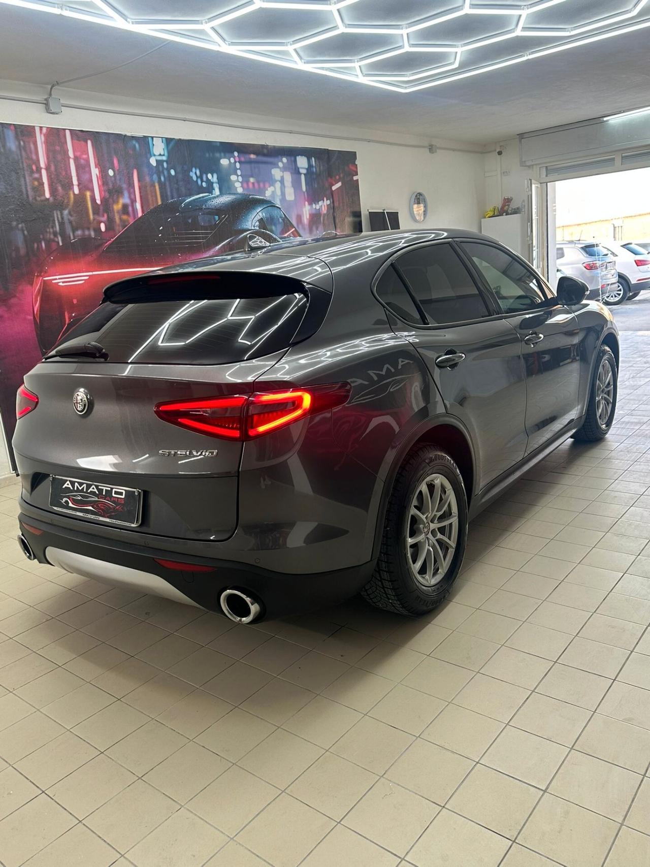 Alfa Romeo Stelvio 2.2 Turbodiesel 160 CV AT8 RWD Business