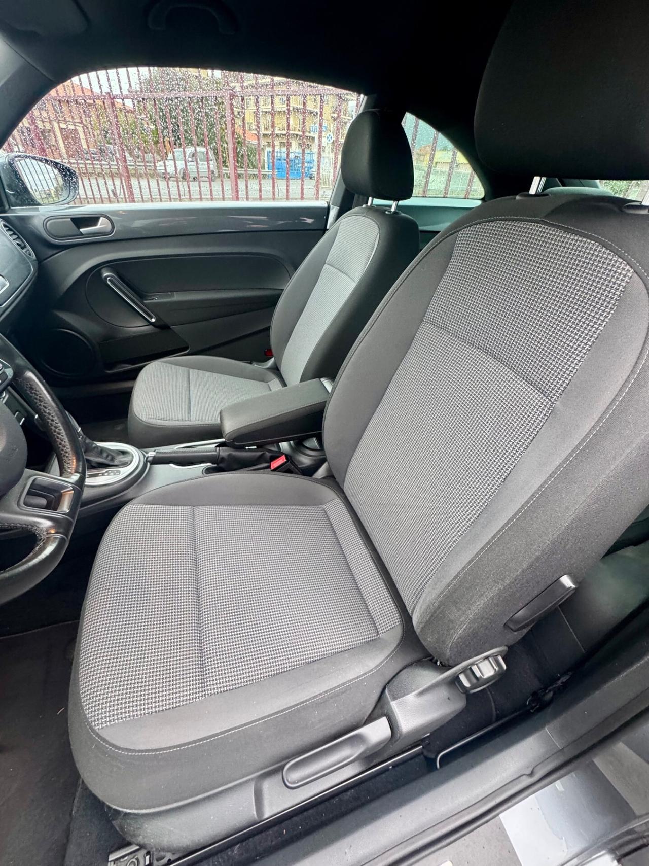 Volkswagen Maggiolino 2.0 TDI DSG Sport