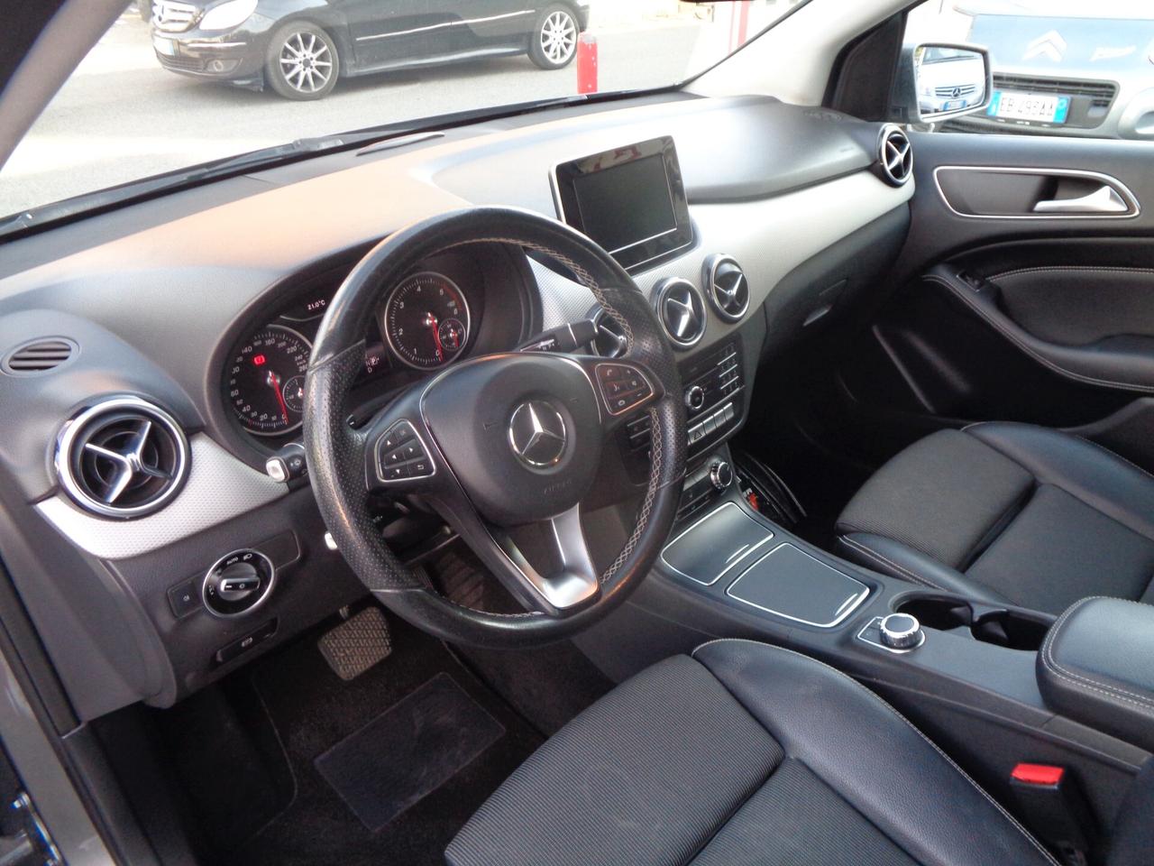 Mercedes-benz B 180 B 180 d Automatic Premium