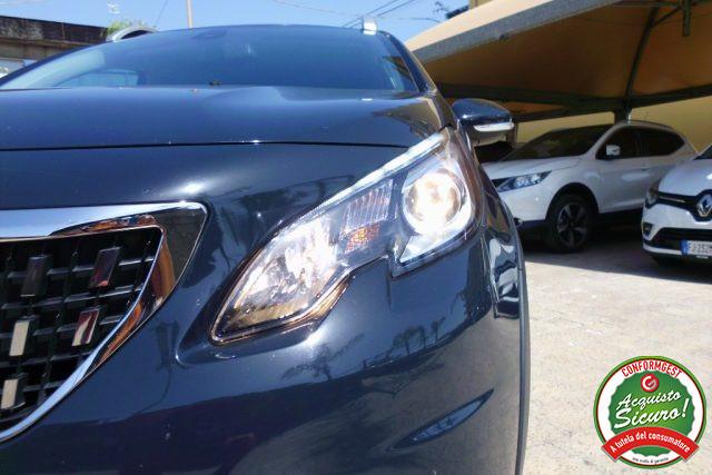 PEUGEOT 2008 BlueHDi 100 S&S Allure