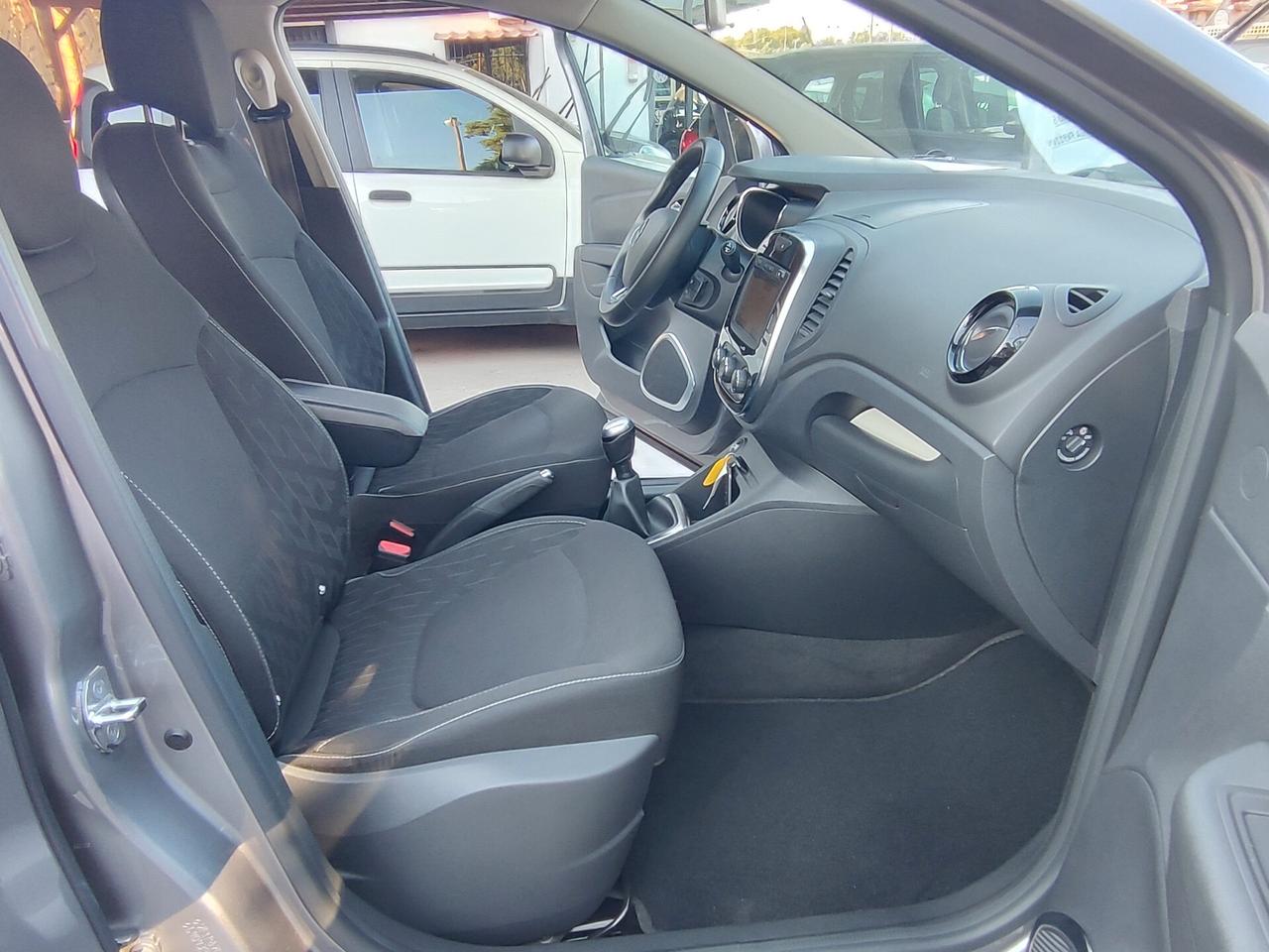 Renault Captur 900 TCE BENZINA SPORT EDITION 2
