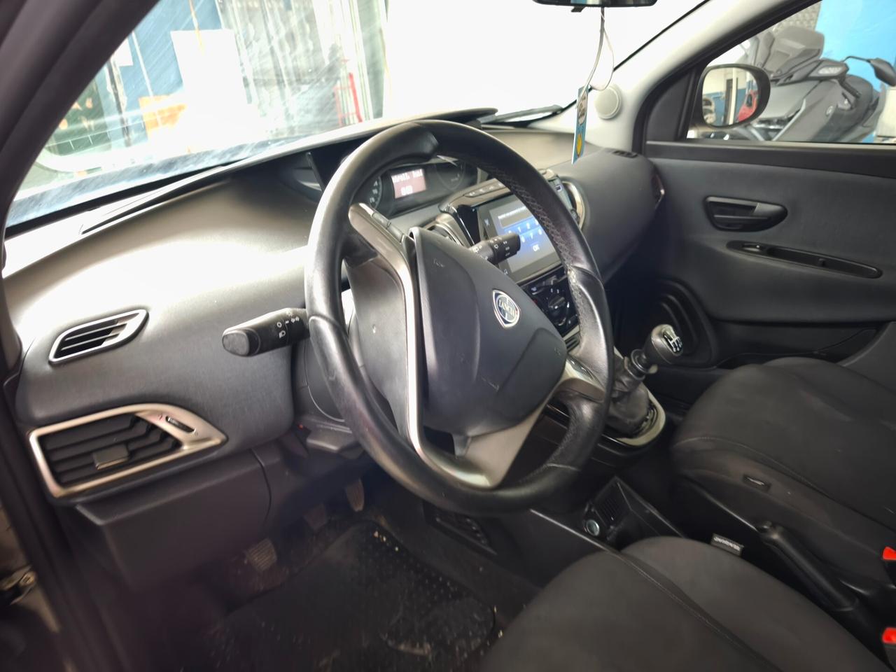 Lancia Ypsilon 5 porte S&S Hybrid Gold INCIDENTATA