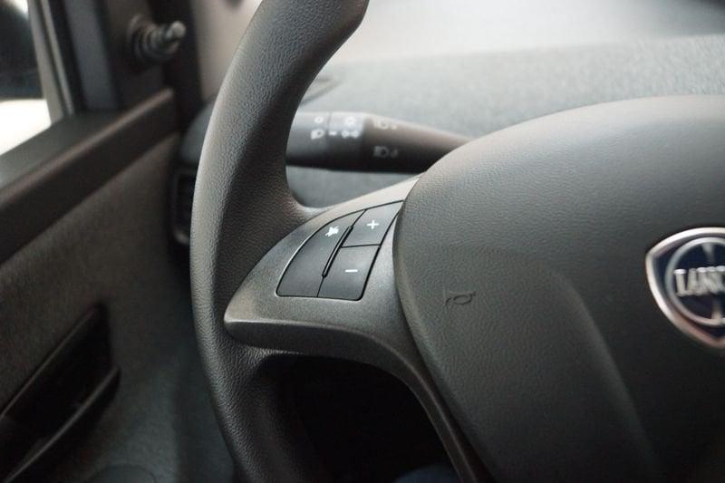Lancia Ypsilon 1.0 FireFly 5 porte S&S Hybrid Silver