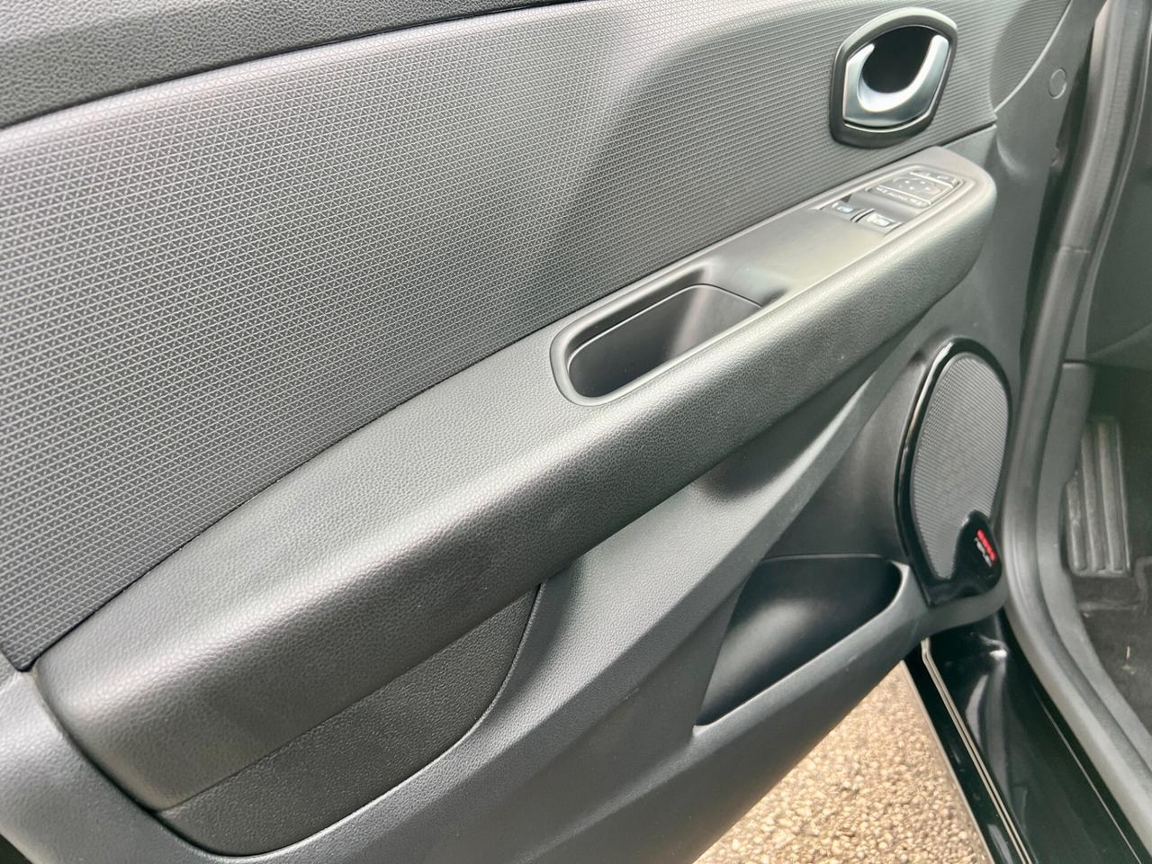 Renault Clio 1.2 75CV 5 porte Zen