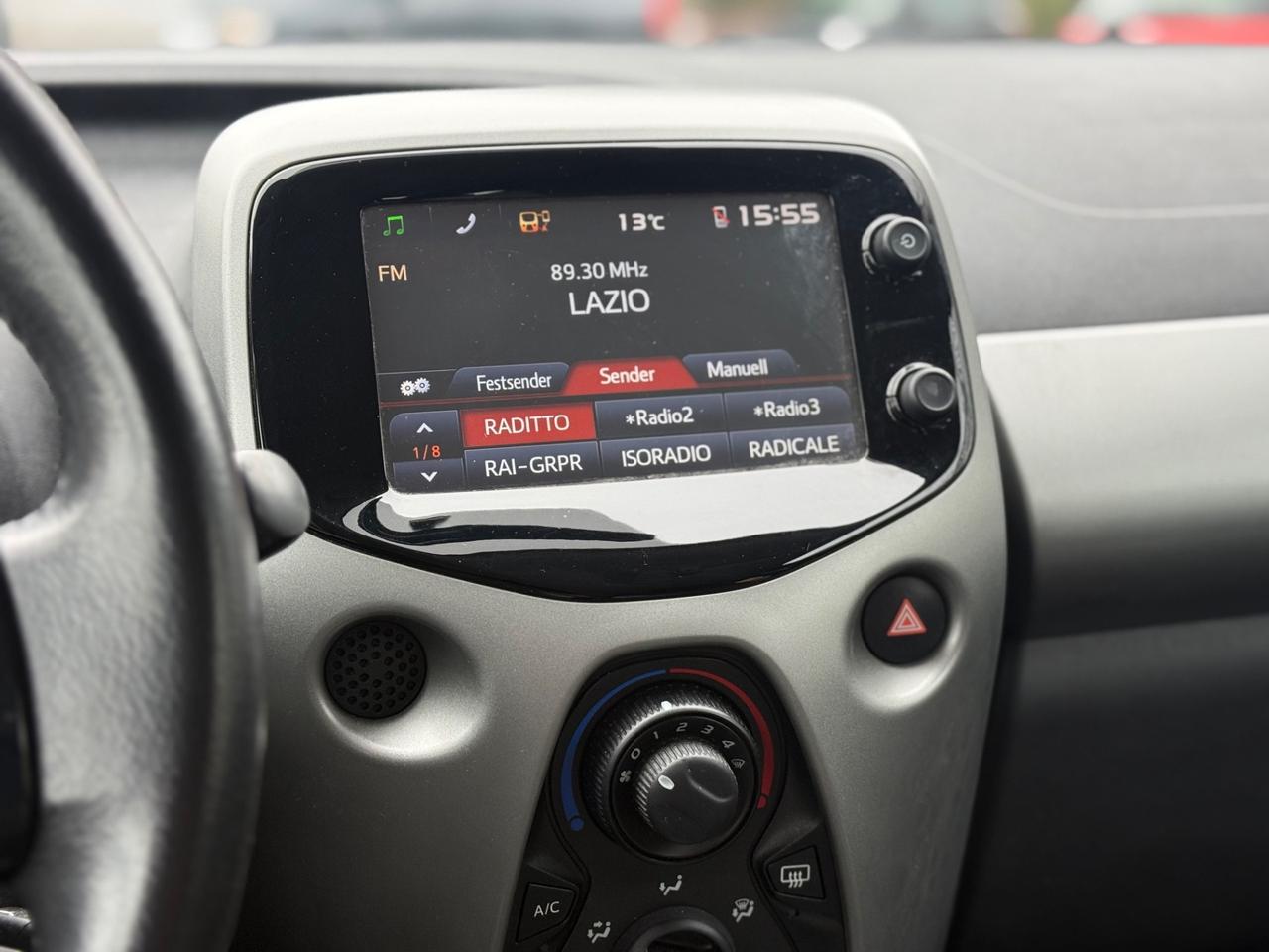 Toyota Aygo Connect 1.0 5 porte x-play + GARANTITA