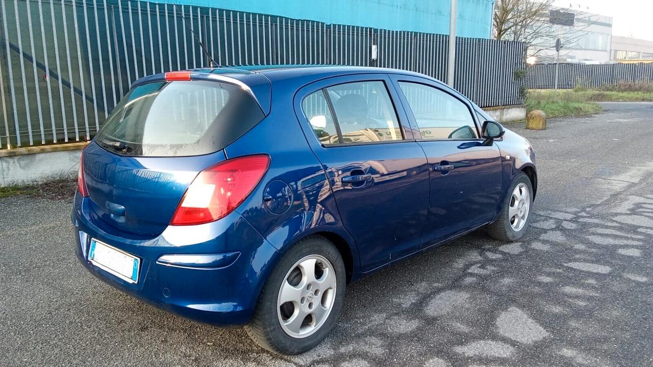 Opel Corsa 1.2 BENZ / GPL (2029)