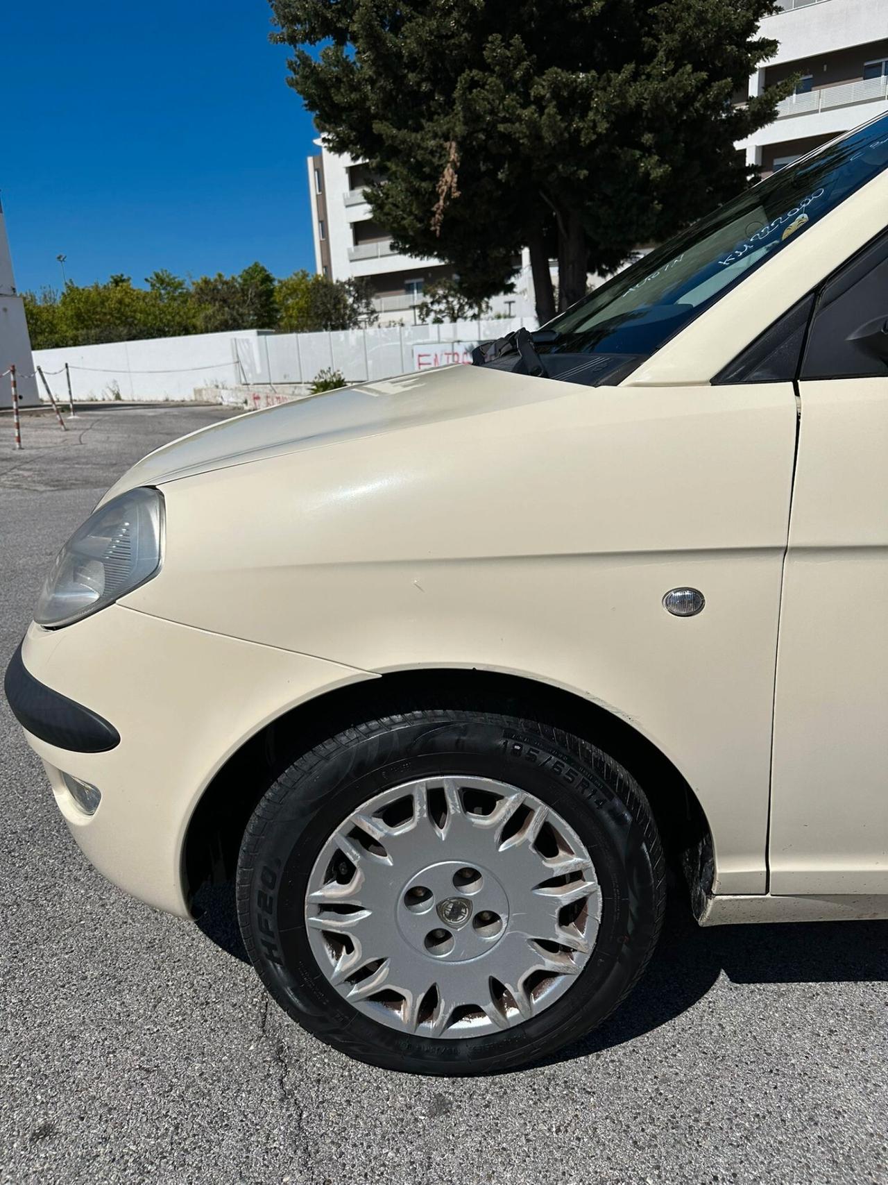 Lancia Ypsilon 1.2 Argento