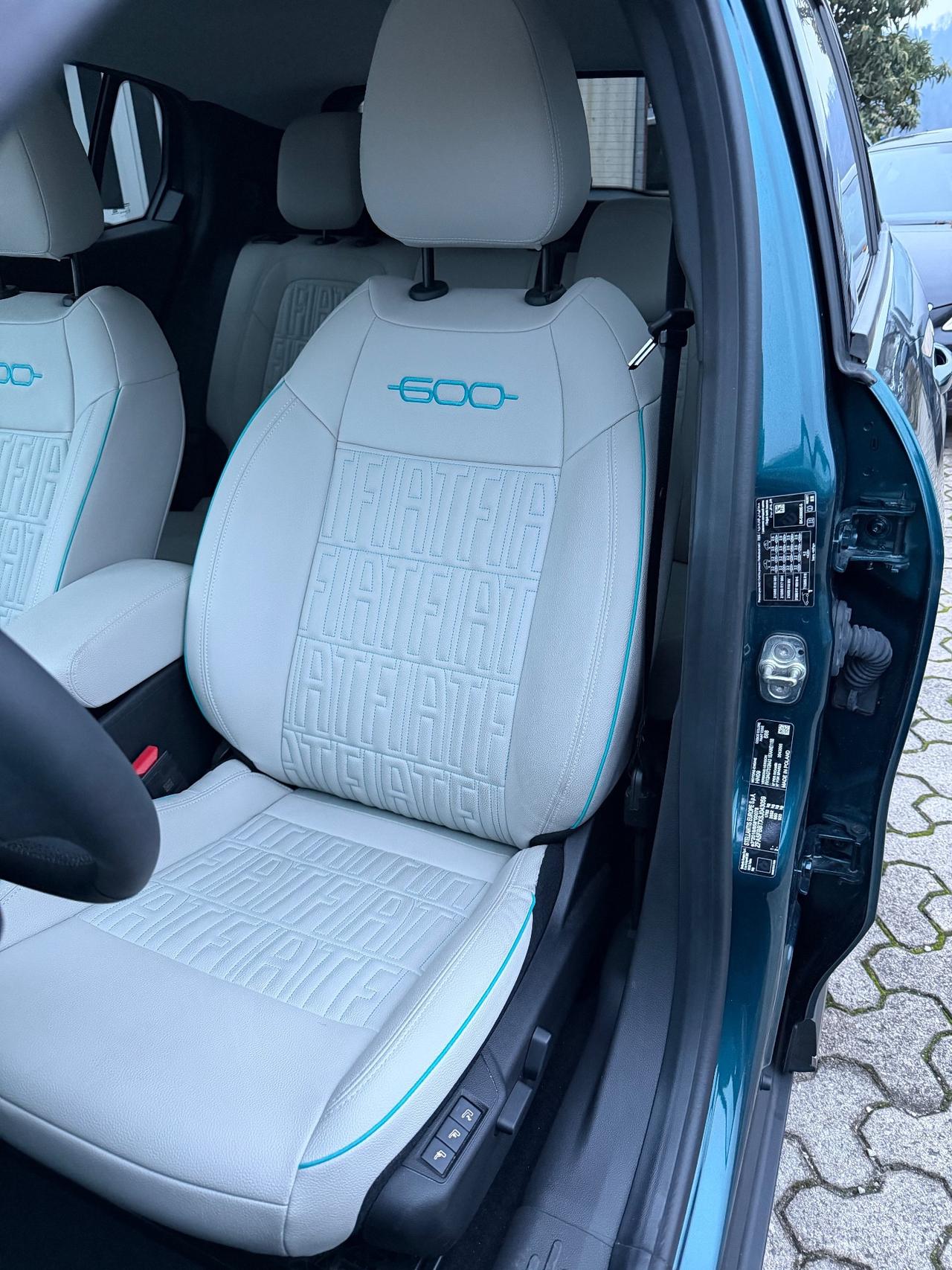 Fiat 600 Hybrid 100 CV DCT MHEV La Prima