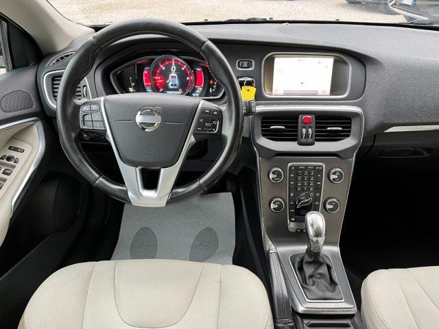 VOLVO V40 D3 Geartronic Momentum