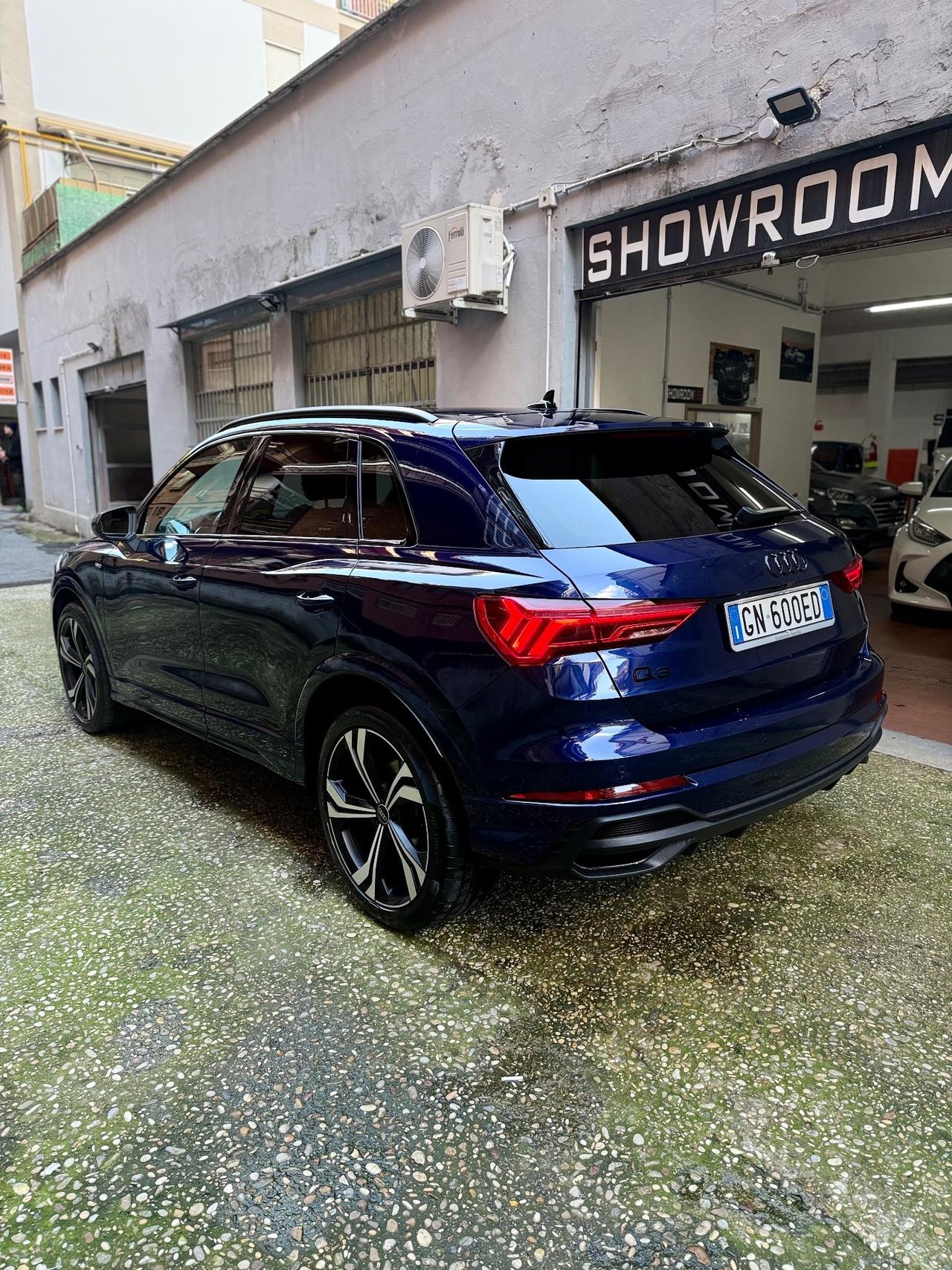 Audi Q3 35 TDI quattro S tronic Identity Black