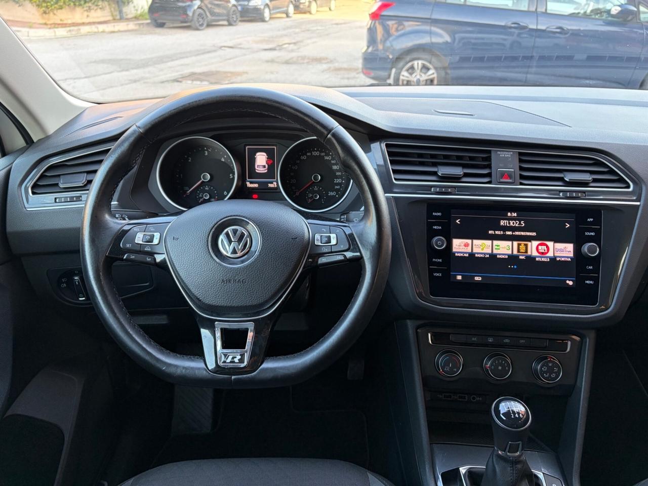 Volkswagen Tiguan 1.6 TDI R-Line strafull !!!