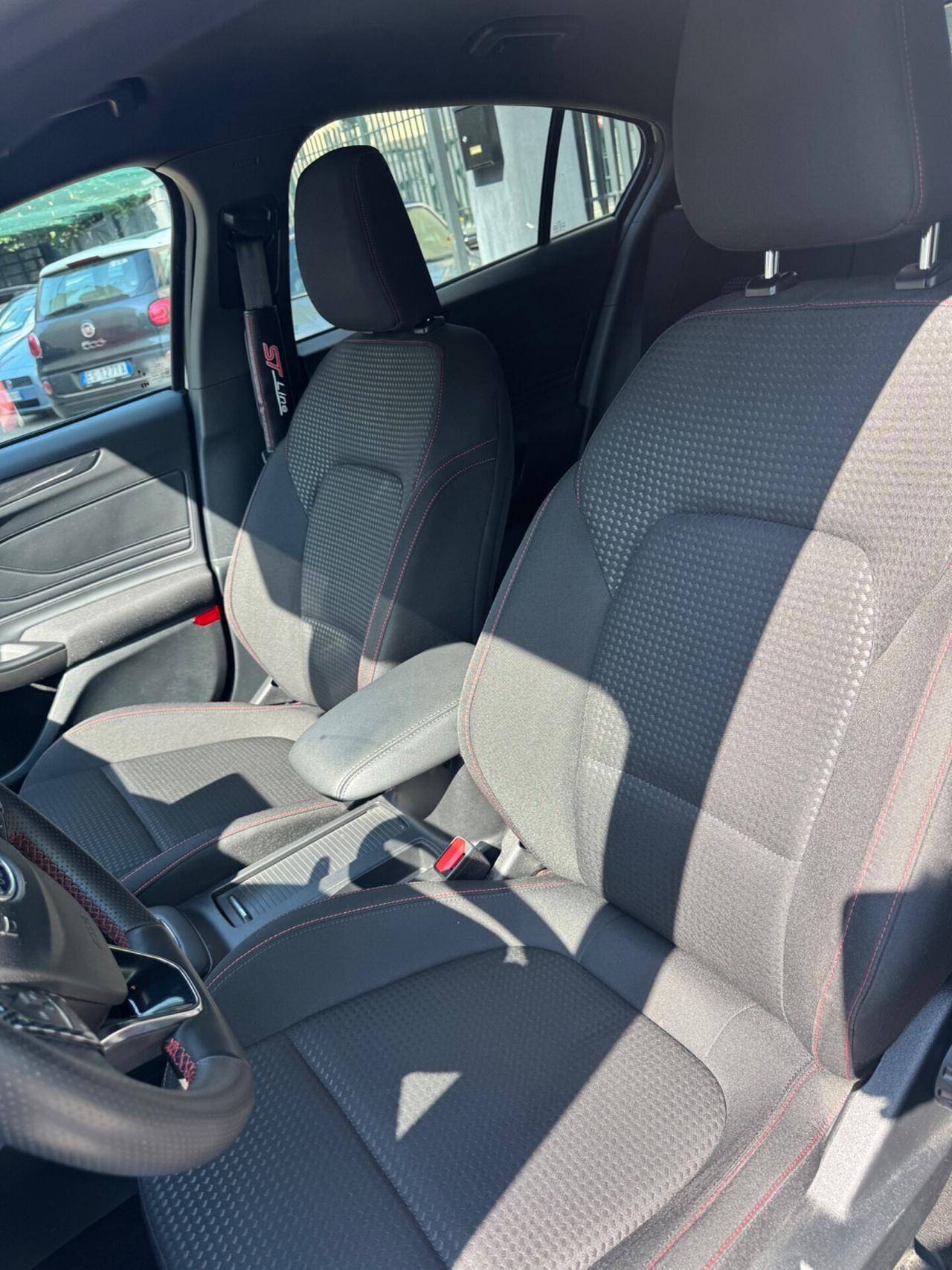 Ford Focus ST-Line EcoBoost Hybrid 1.0 125 cv