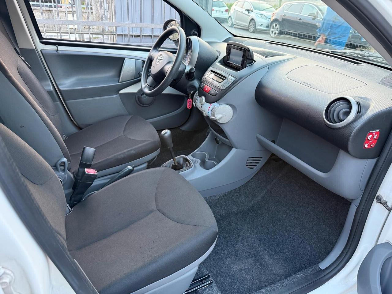 Toyota AYGO 1.0 5 porte Deep Ocean Connect PERFETTA