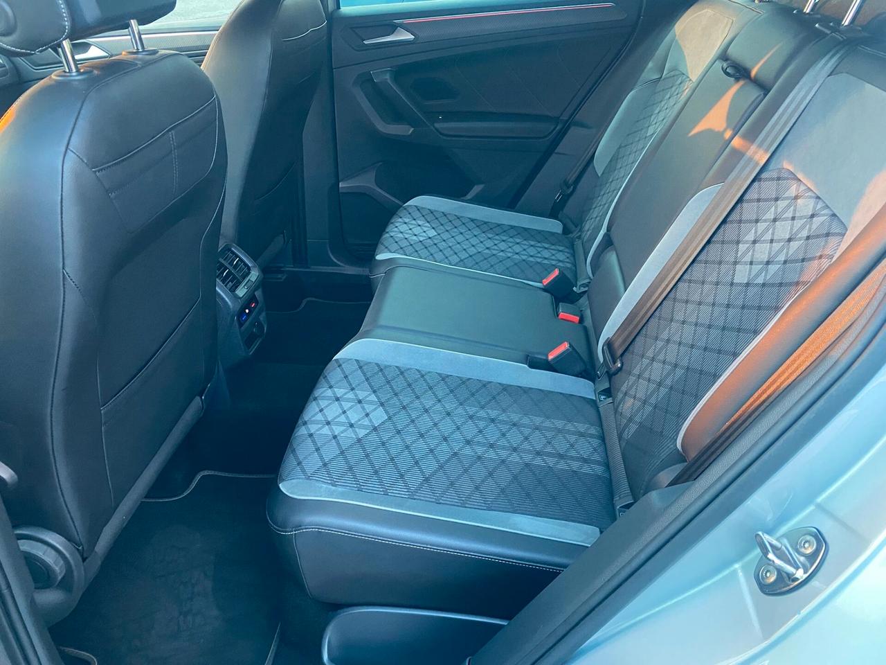 Volkswagen Tiguan 2.0 TDI 200 CV SCR DSG 4MOTION R-Line