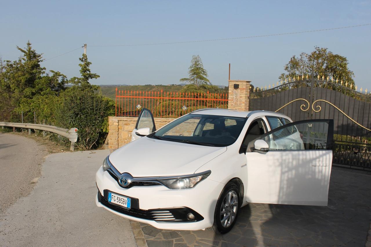 Toyota Auris Touring Sports 1.8 Hybrid Business